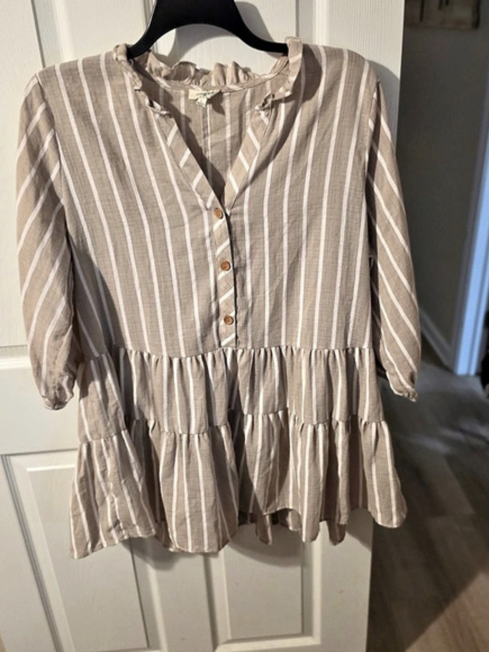 Umgee Striped Tiered Dress in Brown & White Size Large